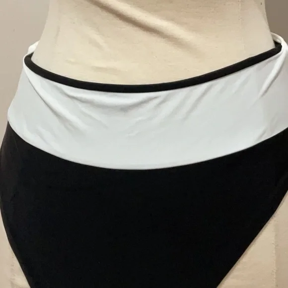 Camila Coelho Beso One Piece, Size: S - Picture 10 of 10